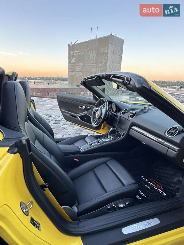 Родстер Porsche Boxster 2020 в Киеве