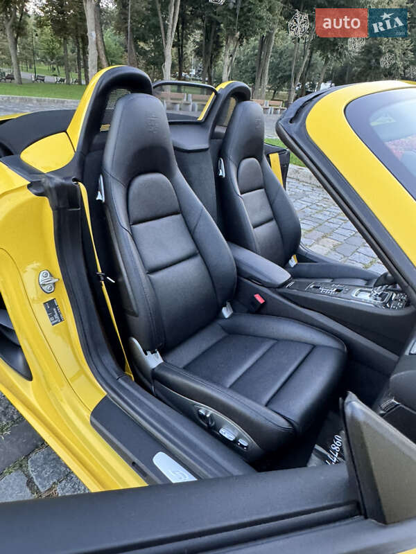 Родстер Porsche Boxster 2020 в Киеве