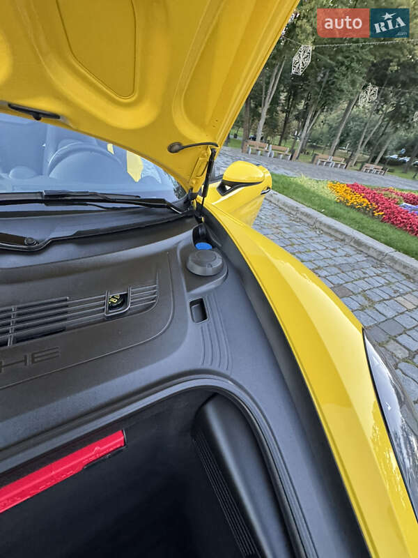 Родстер Porsche Boxster 2020 в Киеве