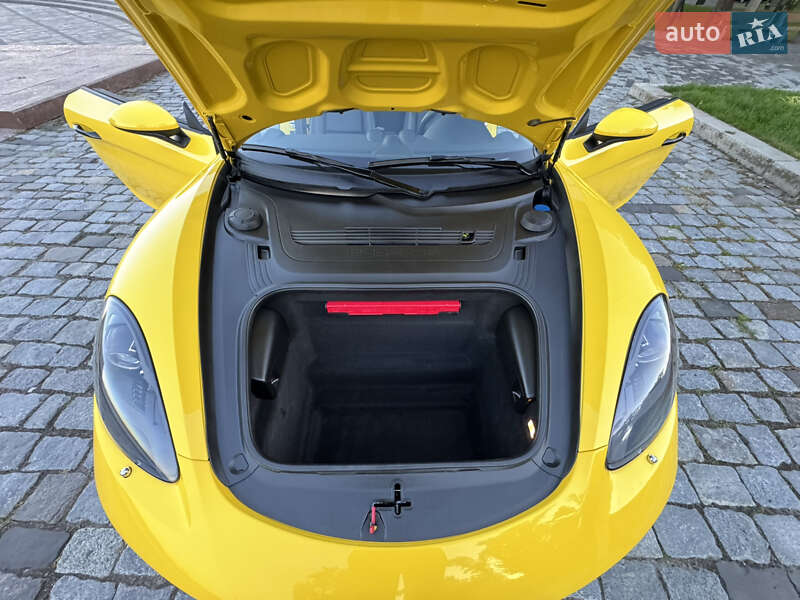 Родстер Porsche Boxster 2020 в Киеве