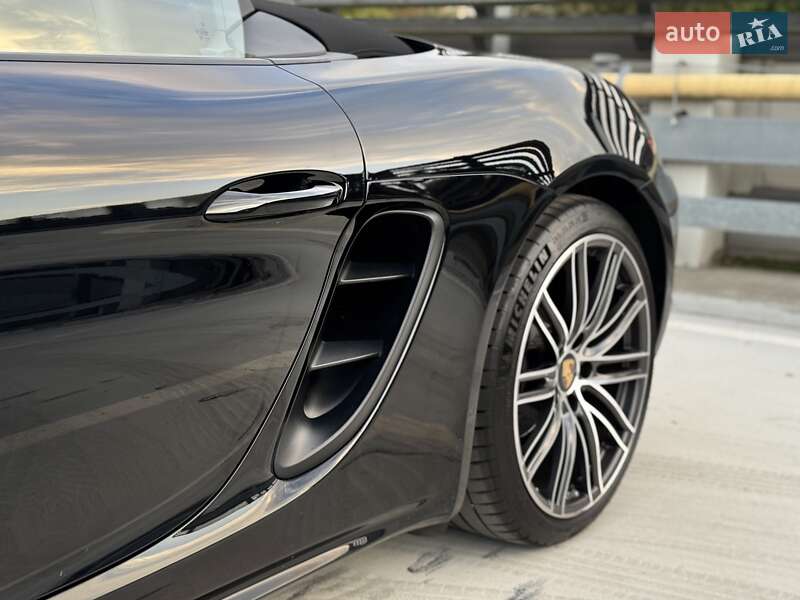 Родстер Porsche Boxster 2020 в Киеве