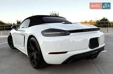 Родстер Porsche Boxster 2018 в 