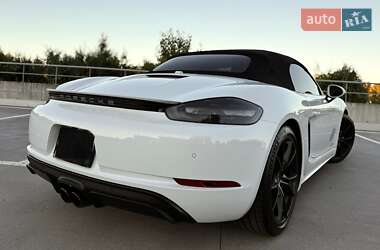Родстер Porsche Boxster 2018 в 