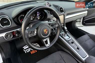 Родстер Porsche Boxster 2018 в 