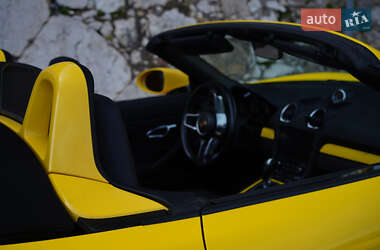 Родстер Porsche Boxster 2017 в 