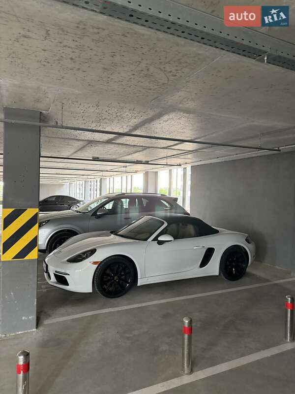 Родстер Porsche Boxster 2016 в Киеве