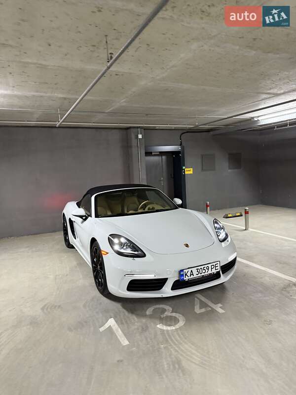 Родстер Porsche Boxster 2016 в Киеве