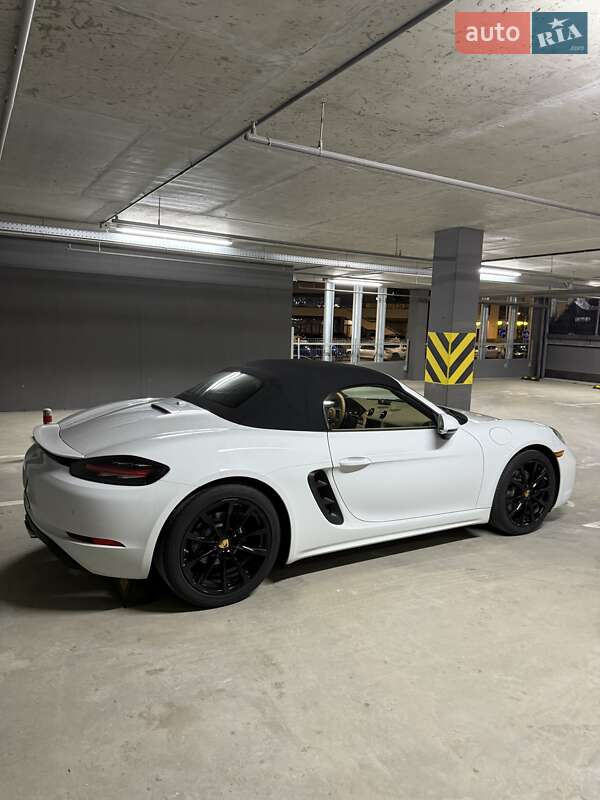 Родстер Porsche Boxster 2016 в Киеве