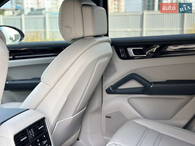 Внедорожник / Кроссовер Porsche Cayenne Coupe 2021 в Одессе