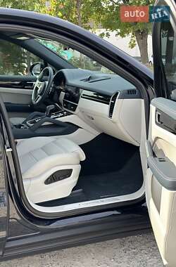 Внедорожник / Кроссовер Porsche Cayenne Coupe 2021 в 