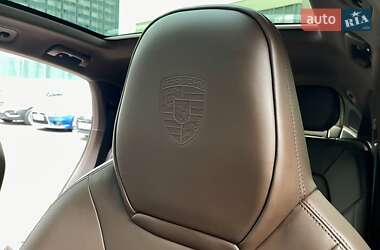 Позашляховик / Кросовер Porsche Cayenne Coupe 2021 в 