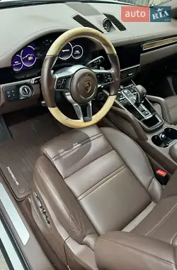 Porsche Cayenne Coupe 2021