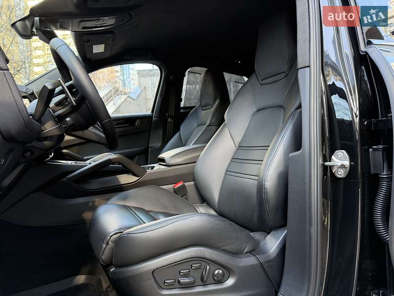 Внедорожник / Кроссовер Porsche Cayenne Coupe 2023 в Киеве