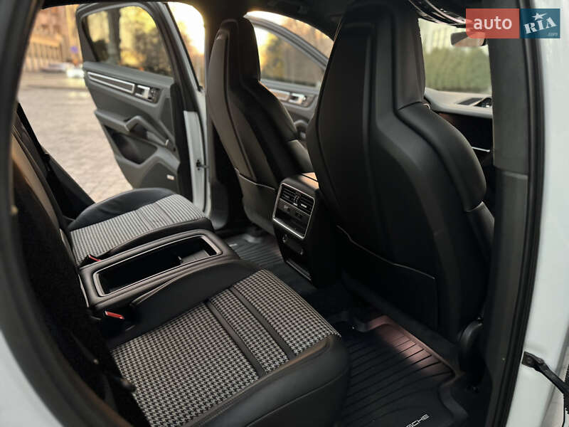 Позашляховик / Кросовер Porsche Cayenne Coupe 2019 в Харкові