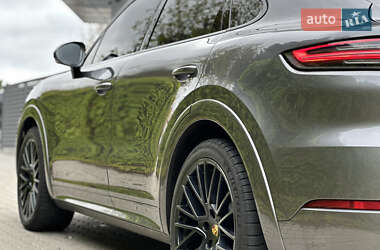 Позашляховик / Кросовер Porsche Cayenne Coupe 2021 в 