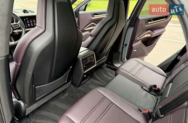 Позашляховик / Кросовер Porsche Cayenne Coupe 2023 в 