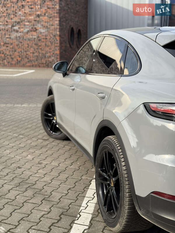 Внедорожник / Кроссовер Porsche Cayenne Coupe 2020 в Киеве
