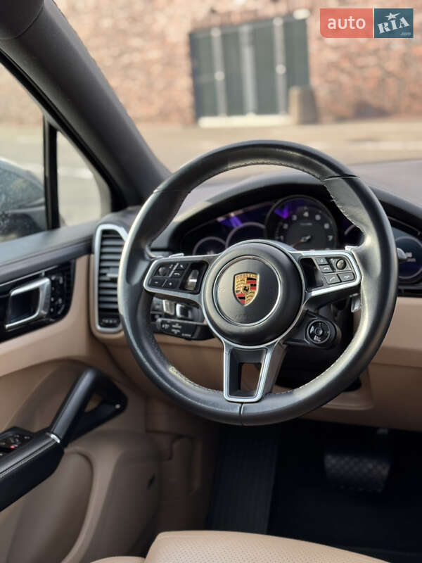 Внедорожник / Кроссовер Porsche Cayenne Coupe 2020 в Киеве