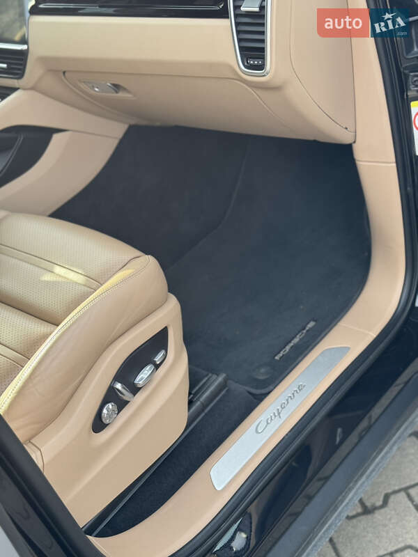 Внедорожник / Кроссовер Porsche Cayenne Coupe 2020 в Киеве