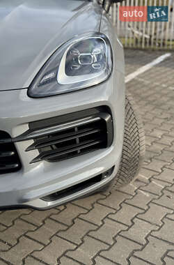 Внедорожник / Кроссовер Porsche Cayenne Coupe 2020 в 