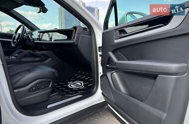 Внедорожник / Кроссовер Porsche Cayenne Coupe 2023 в 