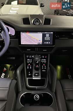 Внедорожник / Кроссовер Porsche Cayenne Coupe 2021 в 