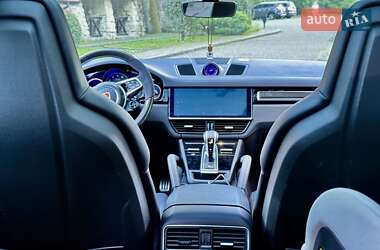 Внедорожник / Кроссовер Porsche Cayenne Coupe 2019 в 