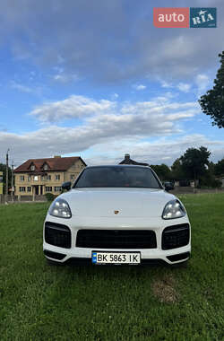 Позашляховик / Кросовер Porsche Cayenne Coupe 2020 в 