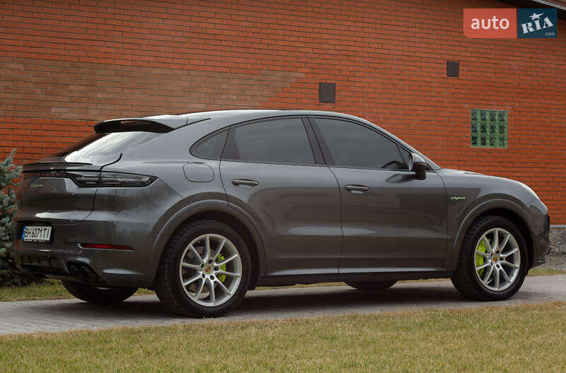 Позашляховик / Кросовер Porsche Cayenne Coupe 2021 в Києві