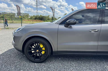 Внедорожник / Кроссовер Porsche Cayenne Coupe 2019 в 