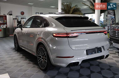 Внедорожник / Кроссовер Porsche Cayenne Coupe 2021 в 