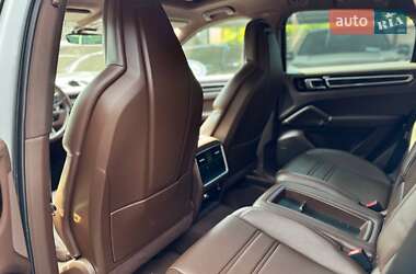 Внедорожник / Кроссовер Porsche Cayenne Coupe 2021 в 