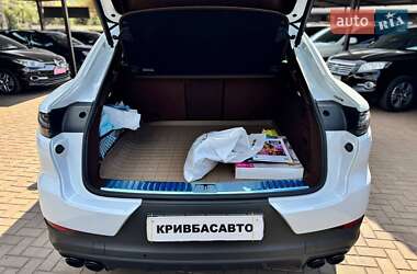 Внедорожник / Кроссовер Porsche Cayenne Coupe 2021 в 