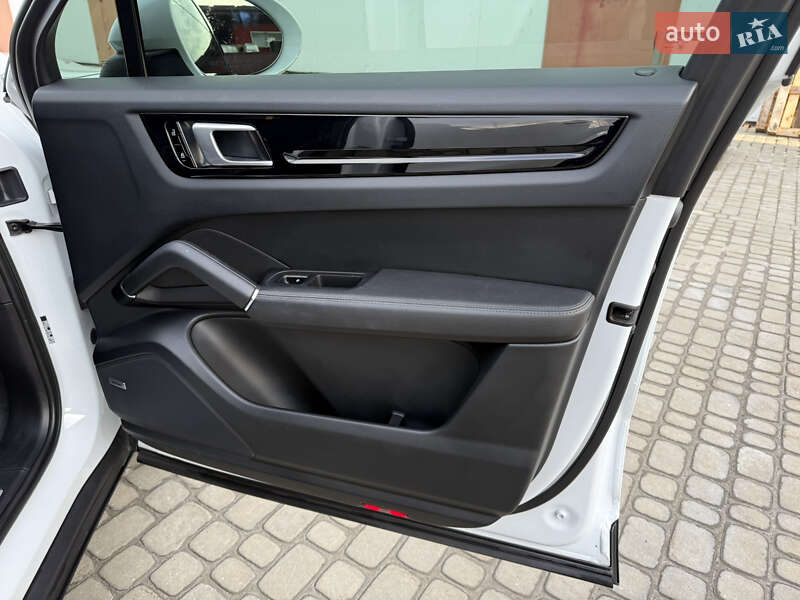 Внедорожник / Кроссовер Porsche Cayenne Coupe 2019 в Львове фото 29 Внедорожник / Кроссовер Porsche Cayenne Coupe 2019 в Львове