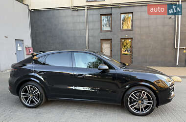 Внедорожник / Кроссовер Porsche Cayenne Coupe 2021 в 