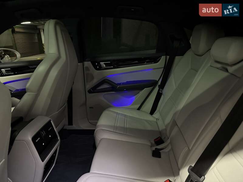 Внедорожник / Кроссовер Porsche Cayenne Coupe 2019 в Киеве