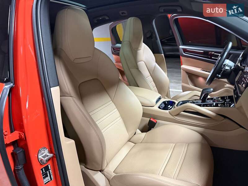 Позашляховик / Кросовер Porsche Cayenne Coupe 2020 в Києві