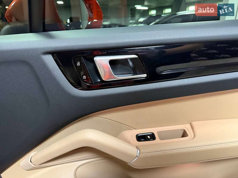 Позашляховик / Кросовер Porsche Cayenne Coupe 2020 в Києві