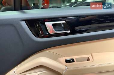 Внедорожник / Кроссовер Porsche Cayenne Coupe 2020 в 