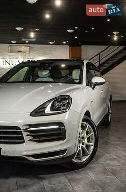 Внедорожник / Кроссовер Porsche Cayenne Coupe 2023 в 