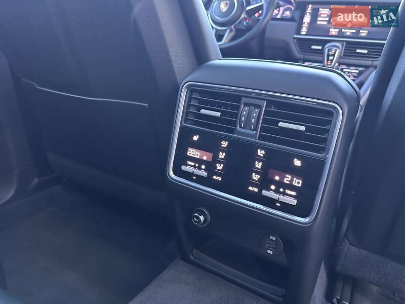 Внедорожник / Кроссовер Porsche Cayenne Coupe 2019 в Киеве