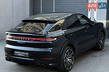Позашляховик / Кросовер Porsche Cayenne Coupe 2024 в 