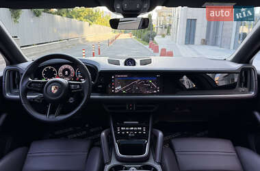Позашляховик / Кросовер Porsche Cayenne Coupe 2024 в 