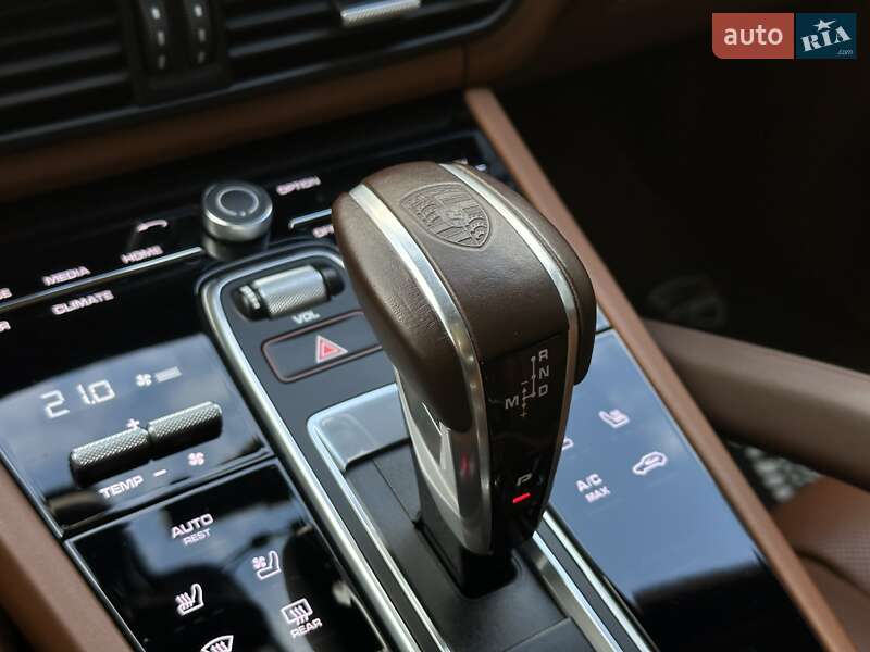 Внедорожник / Кроссовер Porsche Cayenne Coupe 2020 в Мукачево