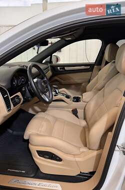 Позашляховик / Кросовер Porsche Cayenne Coupe 2022 в 