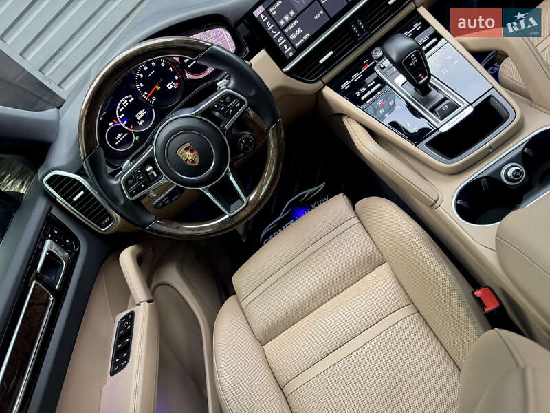 Позашляховик / Кросовер Porsche Cayenne Coupe 2019 в Києві