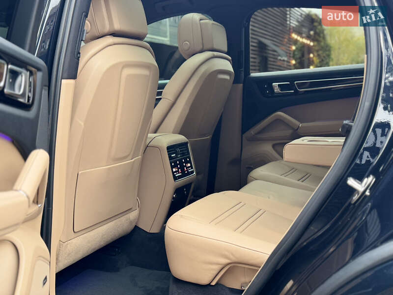 Позашляховик / Кросовер Porsche Cayenne Coupe 2019 в Києві