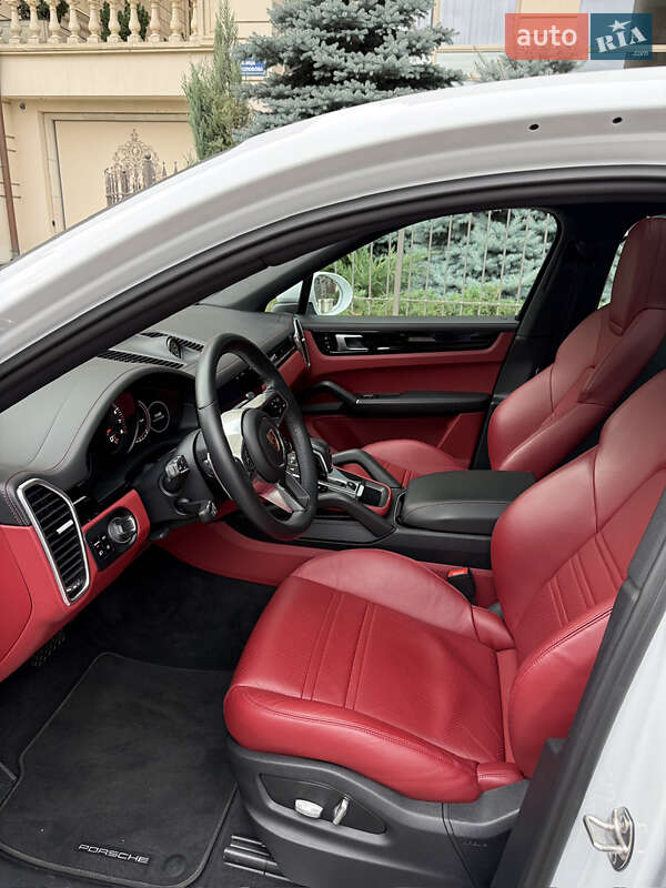 Внедорожник / Кроссовер Porsche Cayenne Coupe 2020 в Киеве