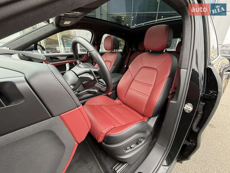 Позашляховик / Кросовер Porsche Cayenne Coupe 2024 в Києві фото 21 Позашляховик / Кросовер Porsche Cayenne Coupe 2024 в Києві