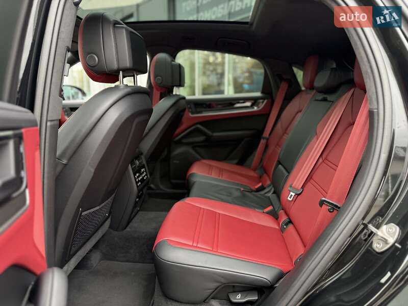 Позашляховик / Кросовер Porsche Cayenne Coupe 2024 в Києві фото 22 Позашляховик / Кросовер Porsche Cayenne Coupe 2024 в Києві